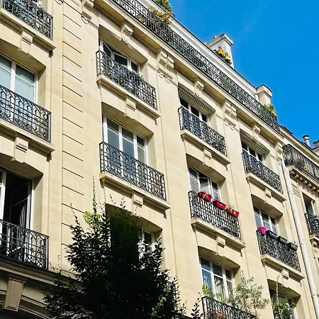 Centre Dernier Etage Vue Ascenseur * Parijs