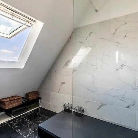 Centre Dernier Etage Vue Ascenseur Parijs
