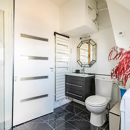Appartement Centre Dernier Etage Vue Ascenseur *
